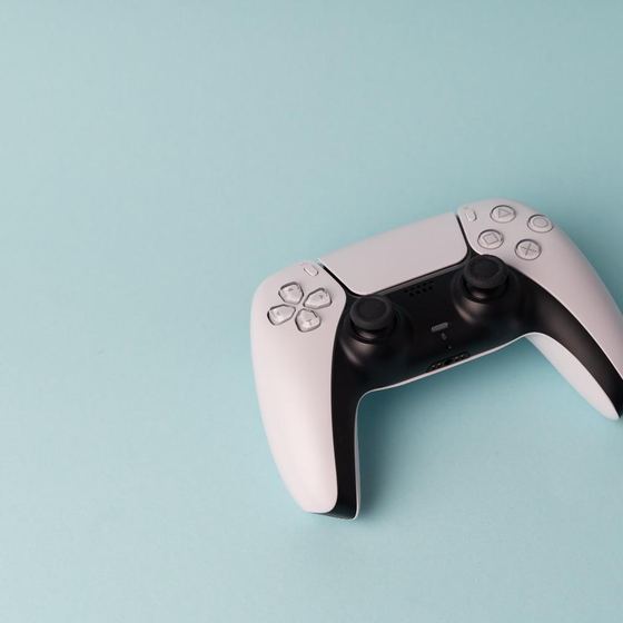 Game console and controller
